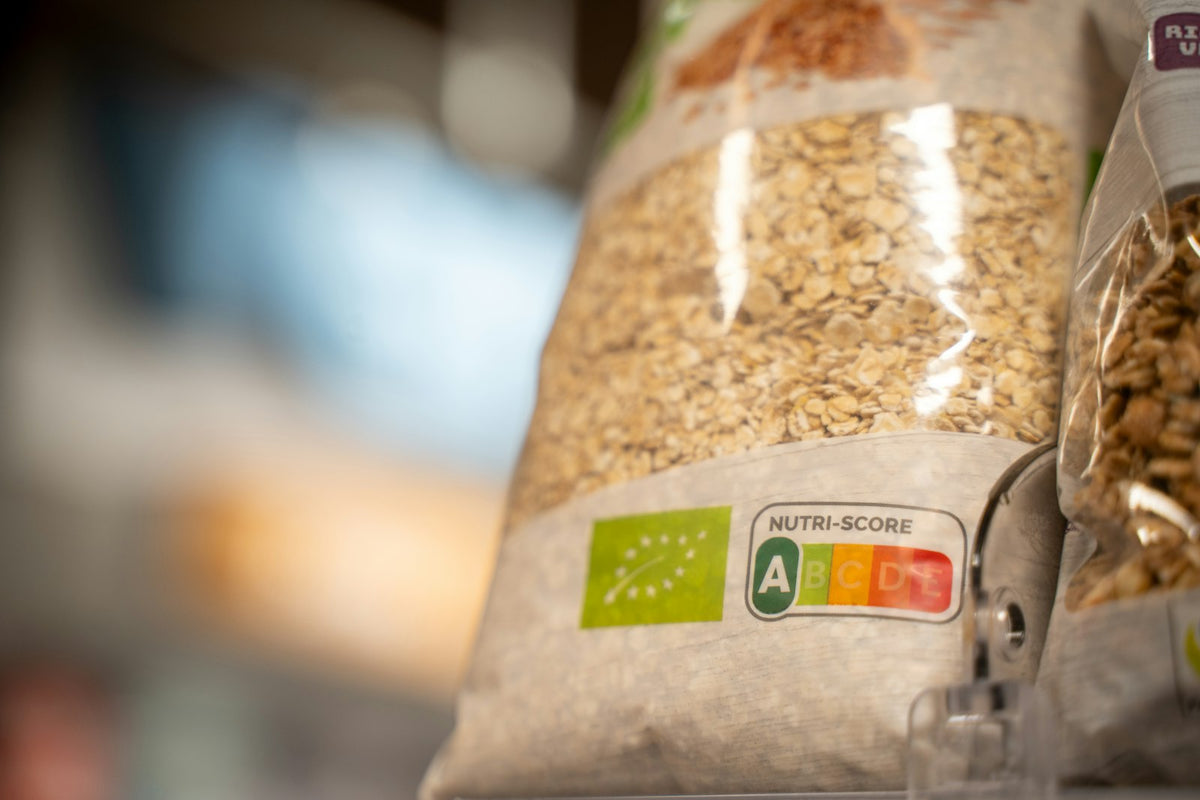 A packet of oats showing a Nutri-Score grading label